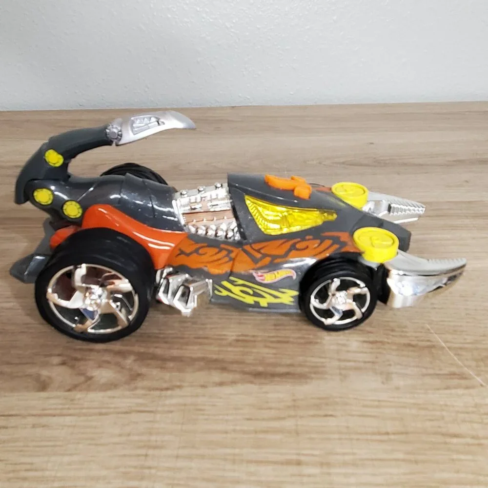 Hot Wheels Scorpion Motorized Car Lights & Sounds Vehicle
